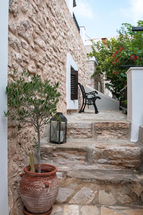 Luca'S Houses Chalki Town Exterior foto
