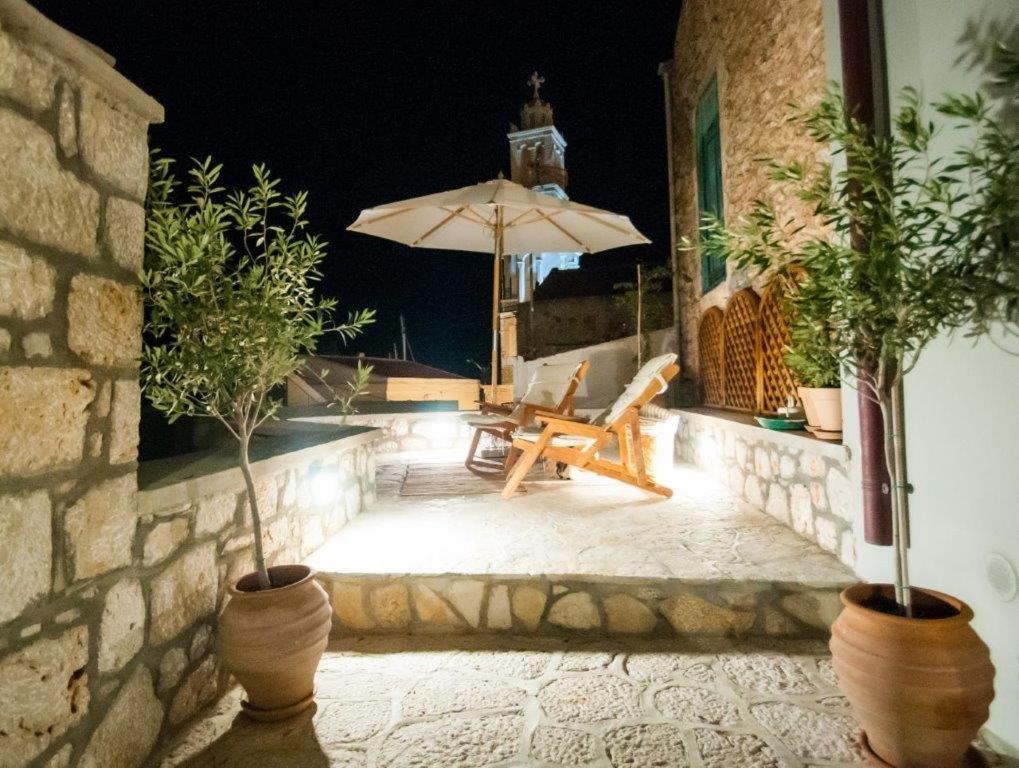 Luca'S Houses Chalki Town Exterior foto